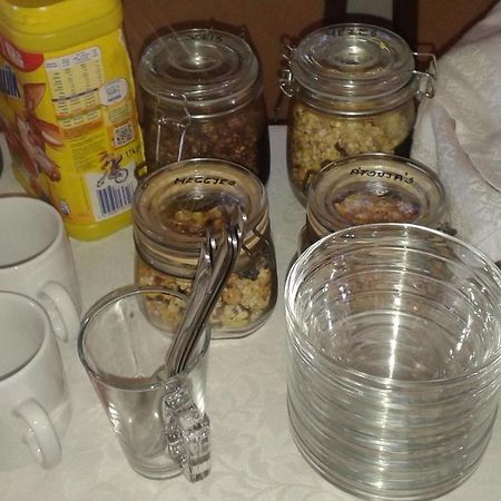 Hotel Tiffan'S Pinceszet Es Panzio Villány Zewnętrze zdjęcie