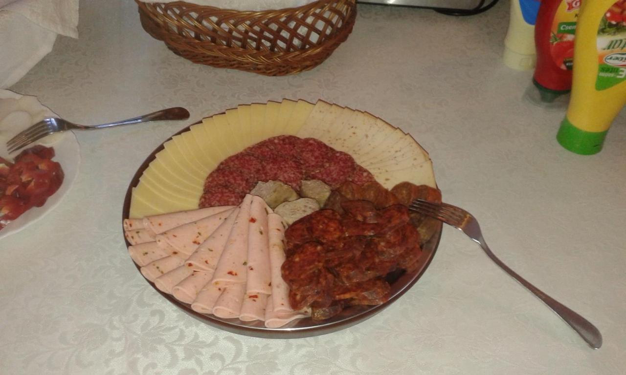 Hotel Tiffan'S Pinceszet Es Panzio Villány Zewnętrze zdjęcie